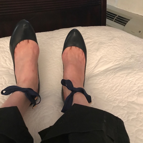 Emporio Armani navy blue 4” heels - Picture 3 of 5